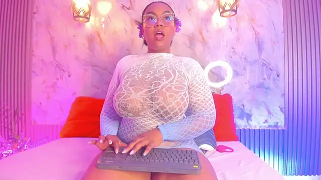 Snapshot of Esmeralda_Duarte chatting on 01.23.25 Esmeralda Duarte online show from 01.23.25