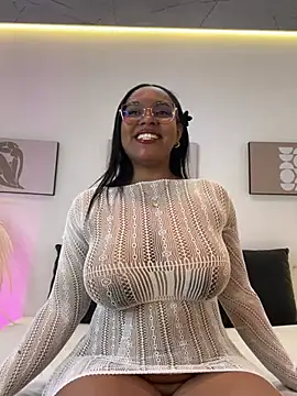 Snapshot of Esmeralda_Duarte chatting on 02.14.26 Esmeralda Duarte online show from 02.14.26