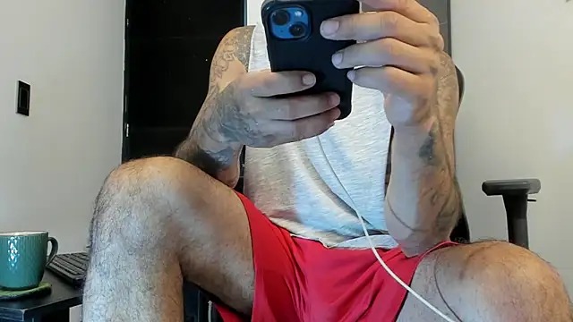 Snapshot of sergiio_mesa27 chatting on 12.13.24 sergiio mesa27 online show from 12.13.24