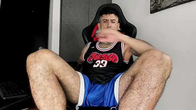 Snapshot of sergiio_mesa27 chatting on 04.28.26 sergiio mesa27 online show from 04.28.26