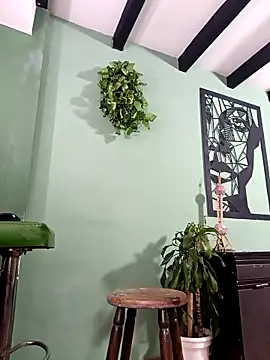 Snapshot of thirstymoonxx chatting on 02.17.26 thirstymoonxx online show from 02.17.26