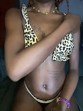 Snapshot of pretty_maliah chatting on 02.28.26 pretty maliah online show from 02.28.26