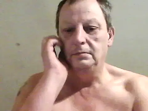 Snapshot of chubbybear2cum chatting on 12.18.24 chubbybear2cum online show from 12.18.24