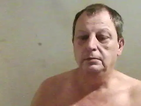 Snapshot of chubbybear2cum chatting on 12.18.24 chubbybear2cum online show from 12.18.24
