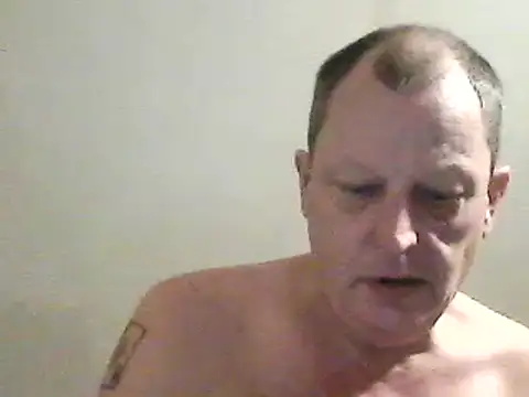 Snapshot of chubbybear2cum chatting on 12.28.24 chubbybear2cum online show from 12.28.24