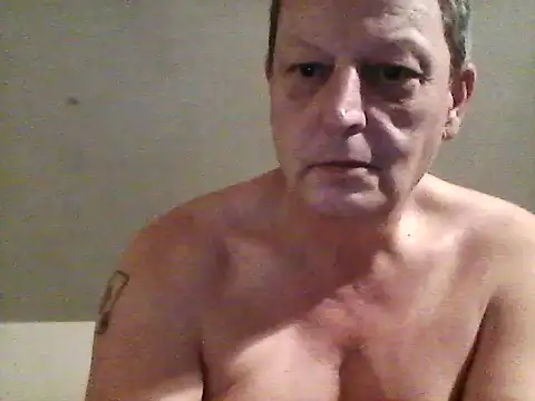Snapshot of chubbybear2cum chatting on 02.04.25 chubbybear2cum online show from 02.04.25