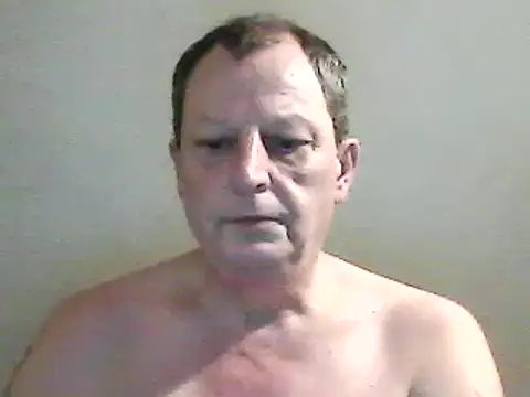 Snapshot of chubbybear2cum chatting on 02.21.25 chubbybear2cum online show from 02.21.25