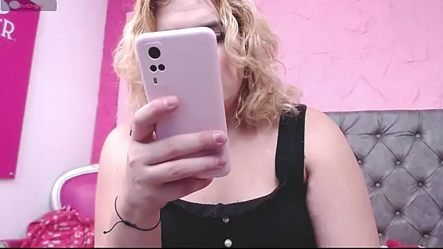 Snapshot of Pearl_Michelts chatting on 09.16.25 Pearl Michelts online show from 09.16.25