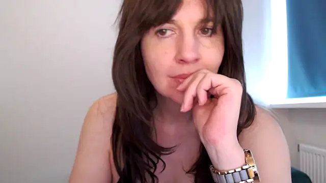 Ella Next Door online show from 02.09.26