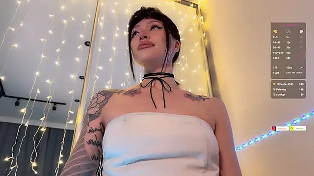 Snapshot of ellie_miu chatting on 01.12.26 ellie miu online show from 01.12.26