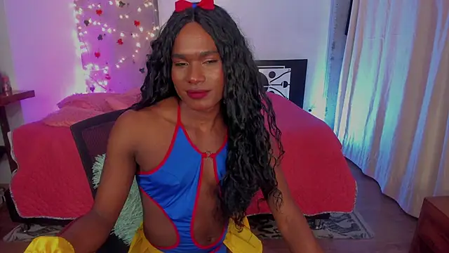 Snapshot of blackbarbietrans chatting on 01.21.25 blackbarbietrans online show from 01.21.25