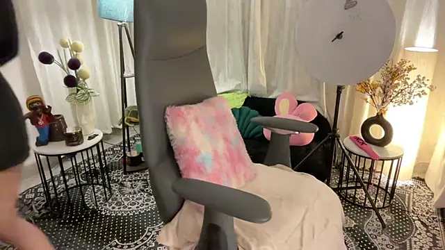 Unique-Beauty online show from 03.22.25