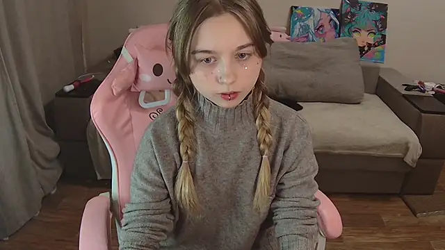 Olivka Grr online show from 11.22.25