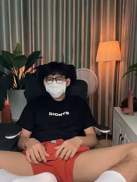 Snapshot of MinhTuanLive chatting on 03.27.26 MinhTuanLive online show from 03.27.26