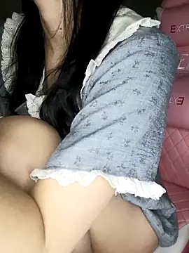 Snapshot of _Linez_ chatting on 03.20.25  Linez  online show from 03.20.25