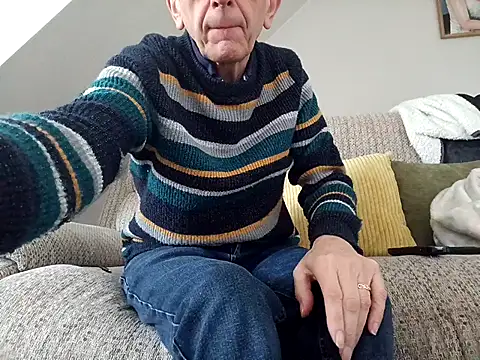 Snapshot of mr_english50 chatting on 04.18.26 mr english50 online show from 04.18.26