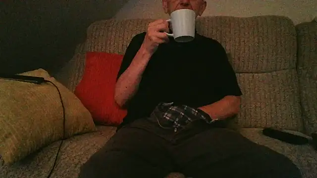 Snapshot of mr_english50 chatting on 06.17.26 mr english50 online show from 06.17.26