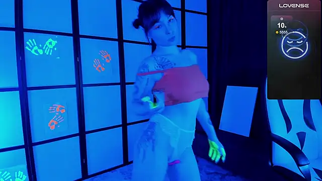 risingrose  online show from 12.08.24