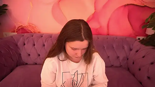 MagicPeachh  online show from 11.28.25