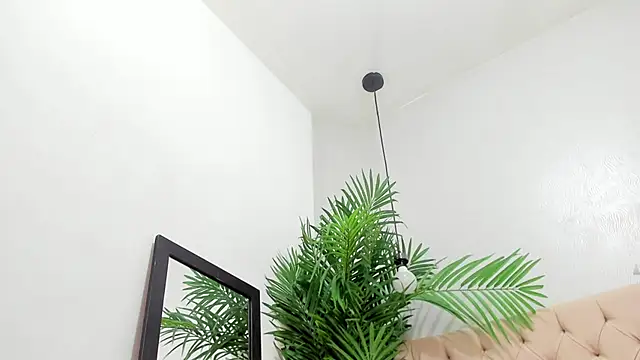 Victoria Coleman online show from 02.22.25