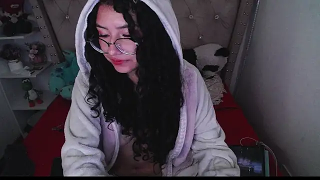 CherieCurl online show from 12.04.25