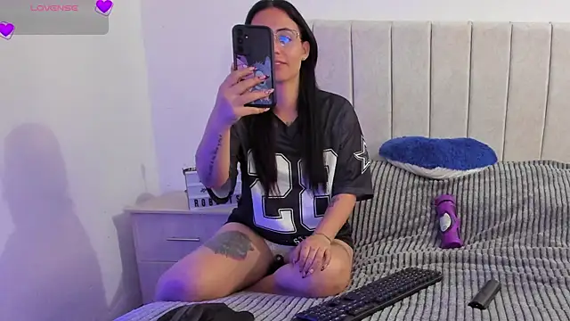 Snapshot of anny_roberts chatting on 02.24.26 anny roberts online show from 02.24.26