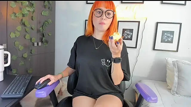 Annie Velas  online show from 04.20.26