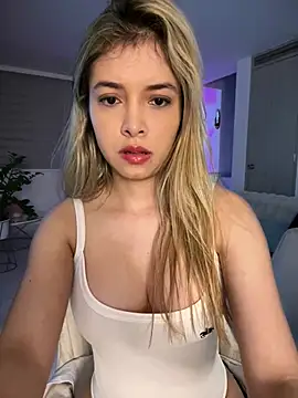 Snapshot of carolina__star chatting on 02.01.26 carolina star online show from 02.01.26