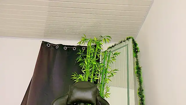 scarlet-jonesx online show from 12.13.25