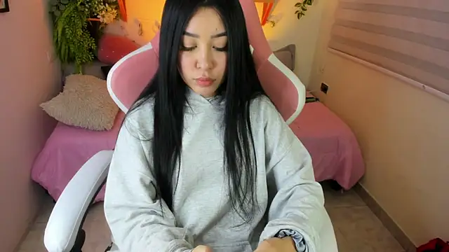 Starliee   online show from 10.24.25