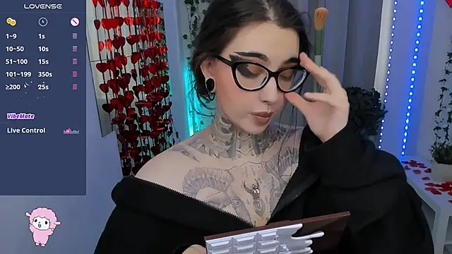 Snapshot of Dixi_Pixi_ chatting on 02.13.26 Dixi Pixi online show from 02.13.26