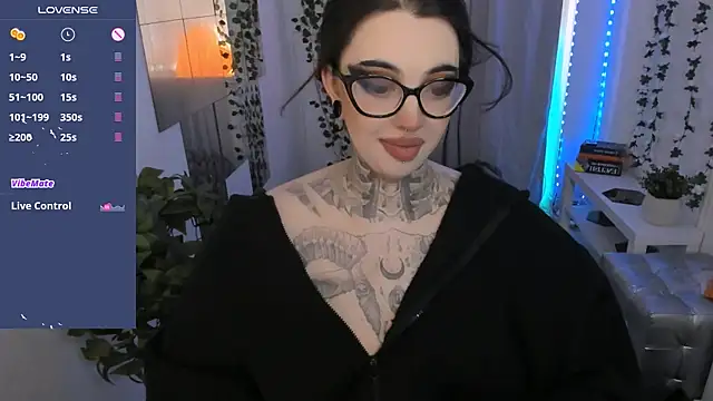 Snapshot of Dixi_Pixi_ chatting on 06.07.26 Dixi Pixi online show from 06.07.26