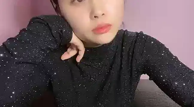 Snapshot of Yenzhing chatting on 12.01.24 Yenzhing online show from 12.01.24