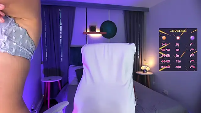 Chloe fischer  online show from 03.05.25