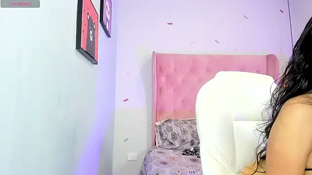 Chloe fischer  online show from 02.17.26