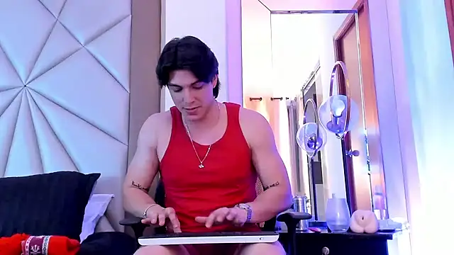 Karimferrer online show from 12.24.24