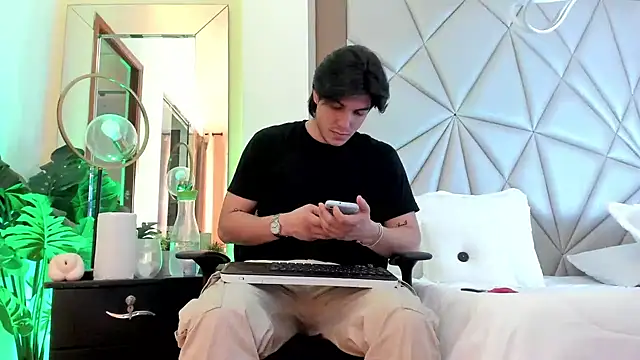 Karimferrer online show from 01.14.25