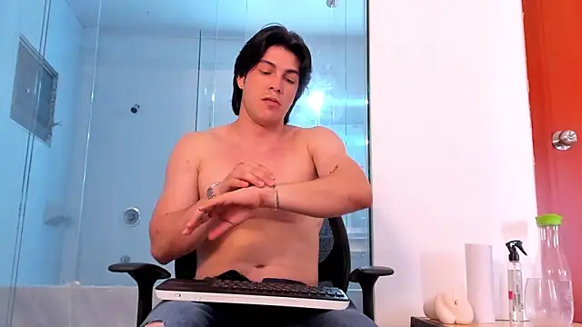 Karimferrer online show from 01.21.25