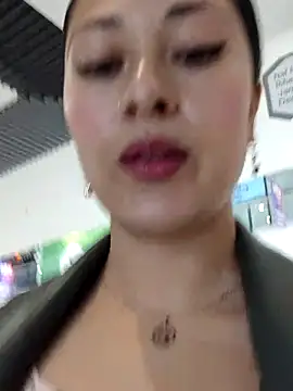 LisbethMoore  online show from 04.15.26