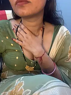 Snapshot of Spicy_sari_girl chatting on 03.01.25 Spicy sari girl online show from 03.01.25