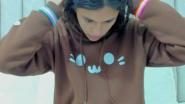 FreyaMoller online show from 11.04.25