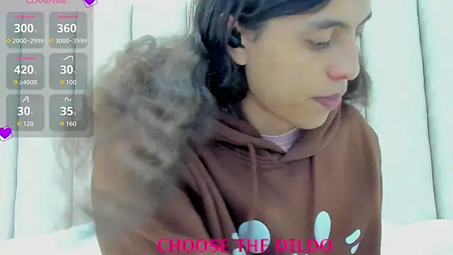 FreyaMoller online show from 11.25.25