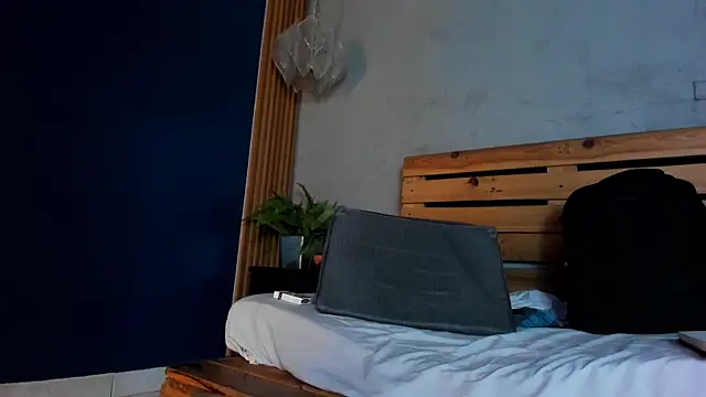 Snapshot of french_sexx chatting on 12.20.24 french sexx online show from 12.20.24