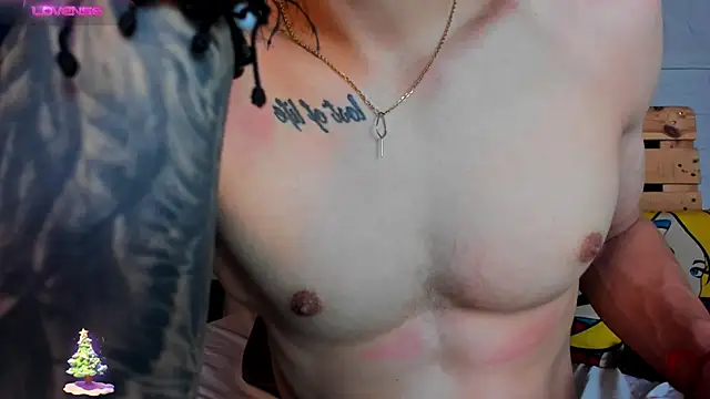 Snapshot of french_sexx chatting on 12.24.24 french sexx online show from 12.24.24