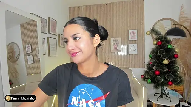 Kimm khalifa online show from 01.08.25