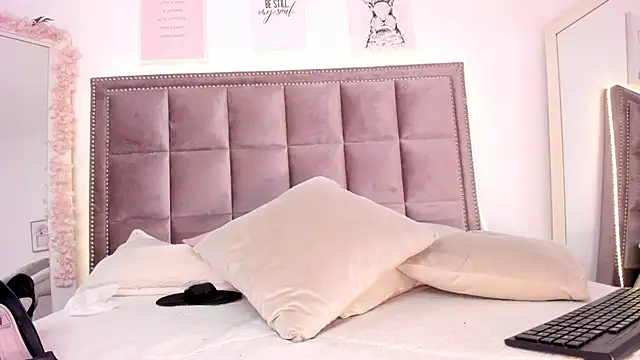 Kimm khalifa online show from 01.17.25