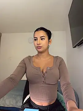 Snapshot of Kimm_khalifa chatting on 06.18.26 Kimm khalifa online show from 06.18.26