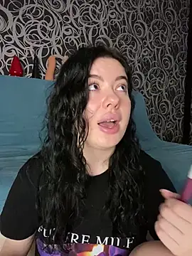 Kimi Ass online show from 12.26.24