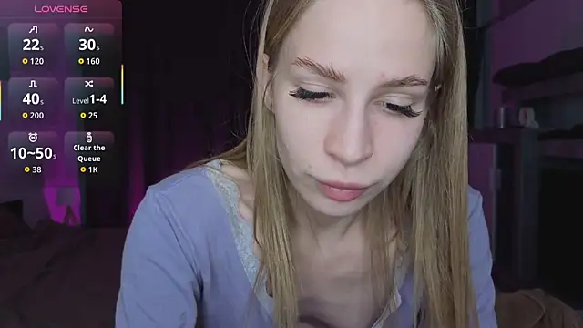 Snapshot of Elis_Fox chatting on 04.18.26 Elis Fox online show from 04.18.26