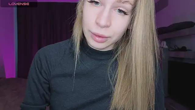 Snapshot of Elis_Fox chatting on 04.20.26 Elis Fox online show from 04.20.26